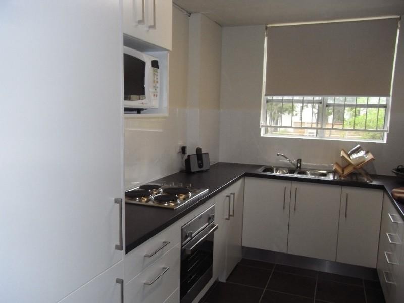 1/36 Jerdanefield Road, St Lucia QLD 4067