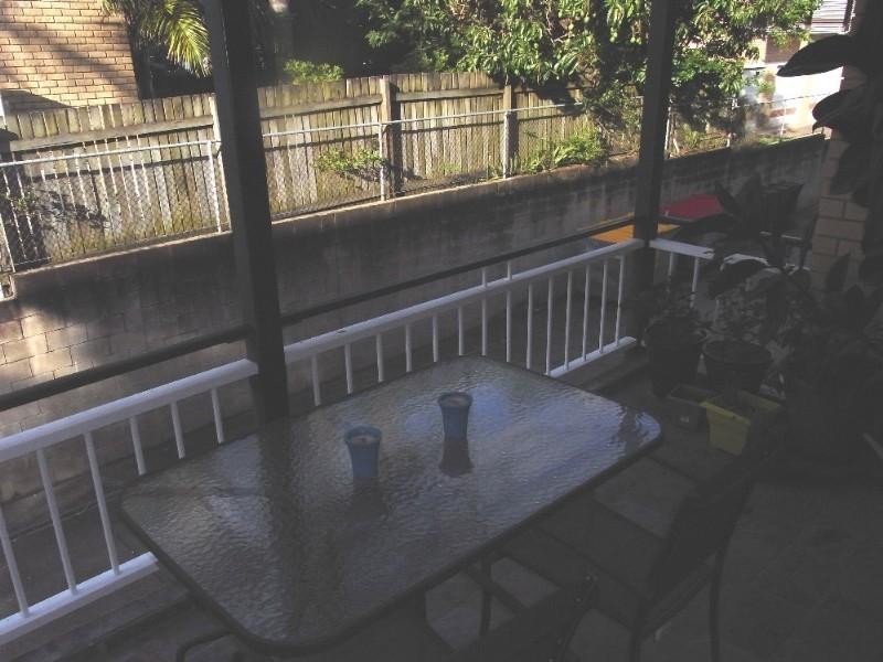 1/22 Warren Street, St Lucia QLD 4067