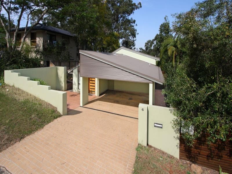 6 Robyn Street, Chapel Hill QLD 4069