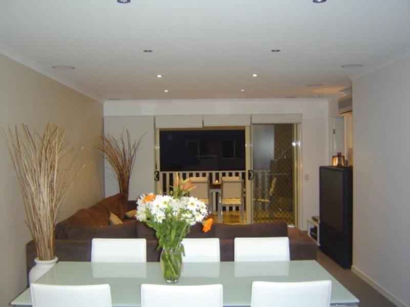 30/38 Vincent Street, Indooroopilly QLD 4068