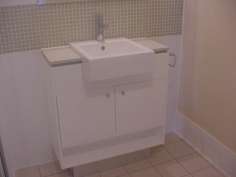 1/36 Jerdanefield Road, St Lucia QLD 4067