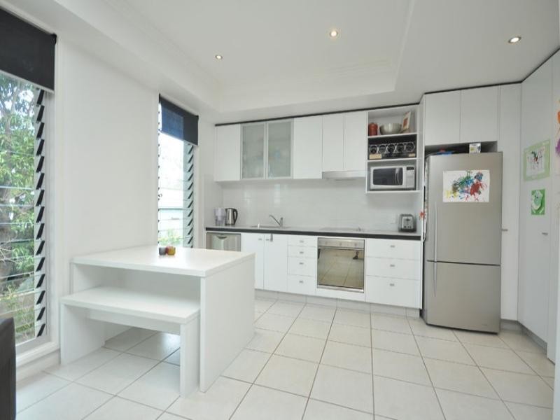 4/106 Carmody Road, St Lucia QLD 4067