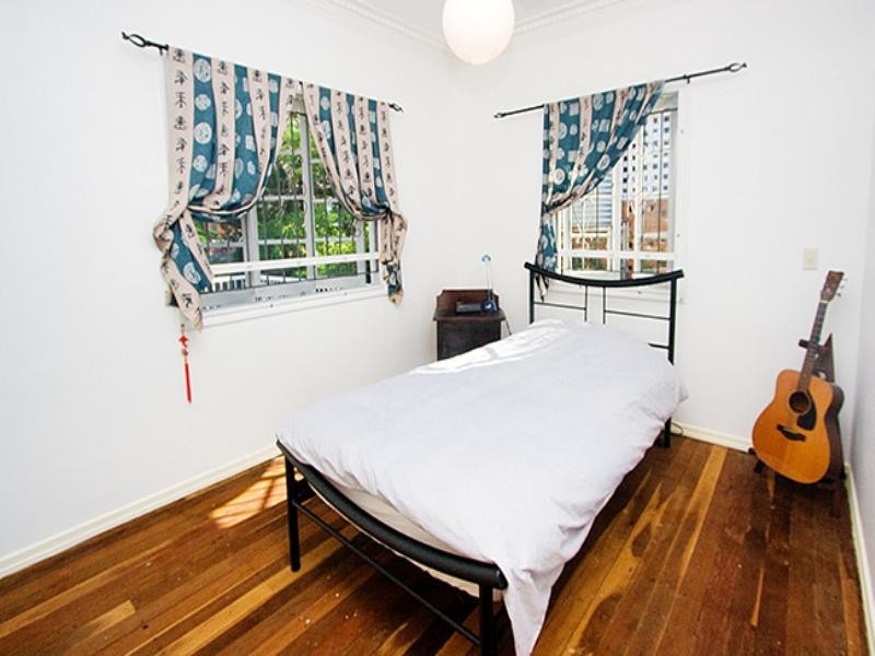 79 Upland Road, St Lucia QLD 4067