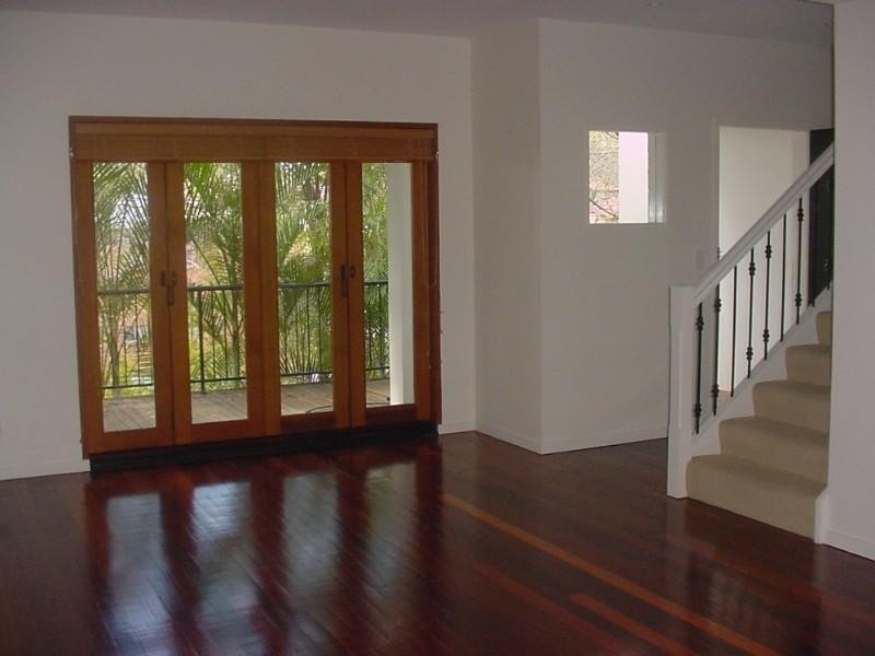 2/116 Gailey Road, St Lucia QLD 4067