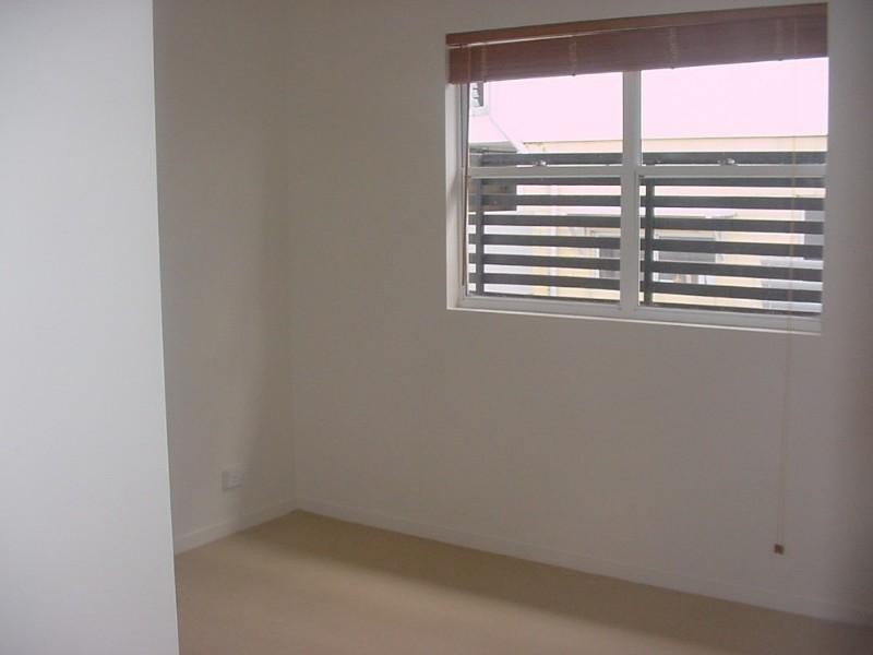 2/116 Gailey Road, St Lucia QLD 4067