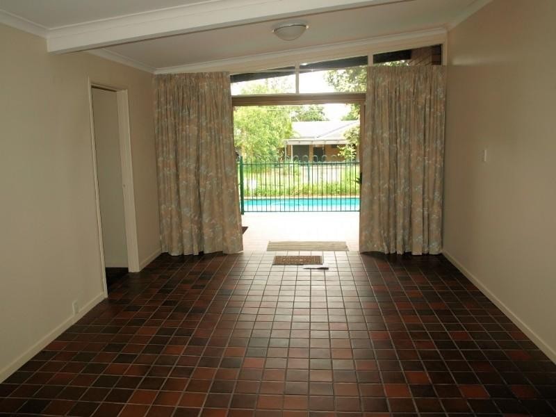 29 Tarbet Street, Kenmore QLD 4069