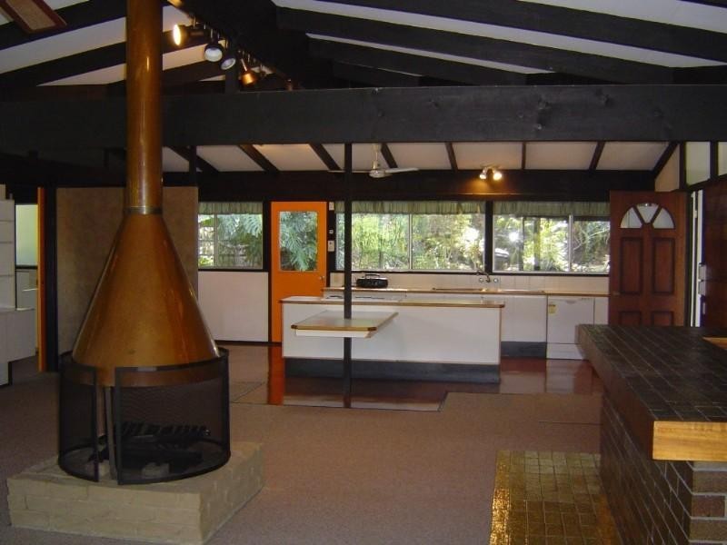 35 Ashburton Street, Chapel Hill QLD 4069