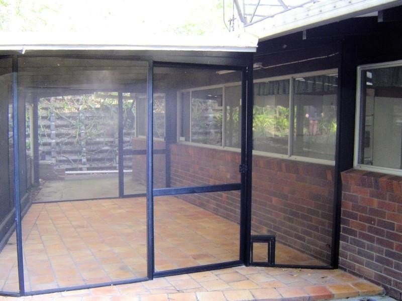 35 Ashburton Street, Chapel Hill QLD 4069