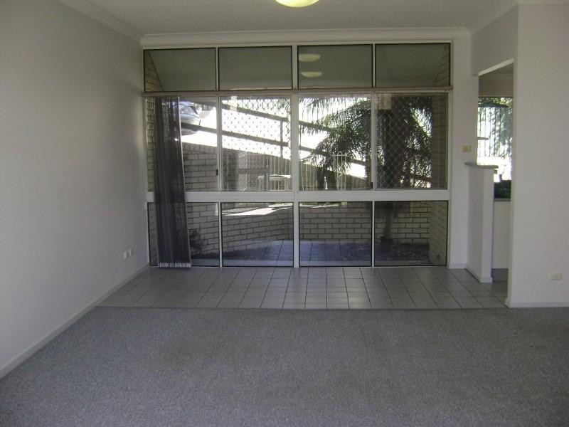 2/51 Nelson Parade, Indooroopilly QLD 4068