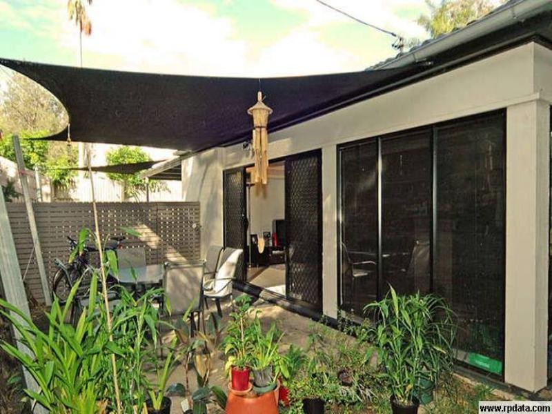 1/109 Sir Fred Schonell, St Lucia QLD 4067