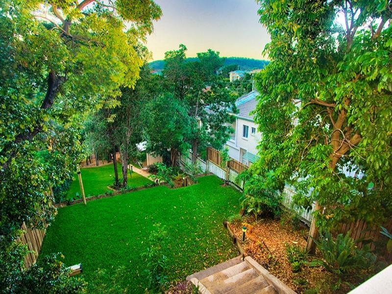 18 Eldon Street, Indooroopilly QLD 4068