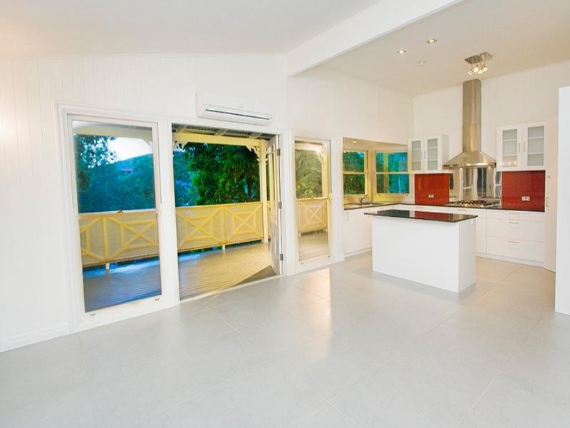 18 Eldon Street, Indooroopilly QLD 4068