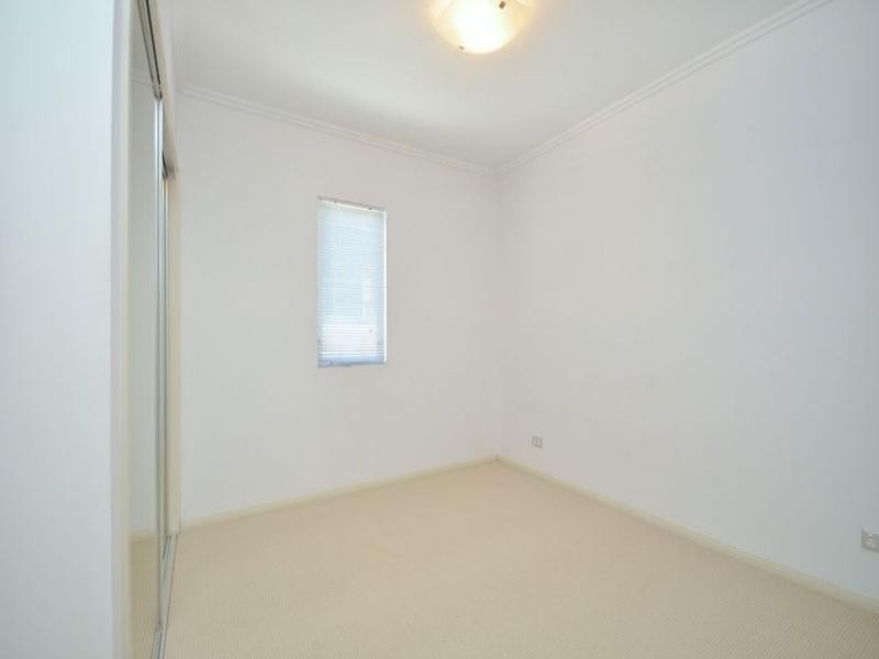 201/28 Dengate Lane, St Lucia QLD 4067
