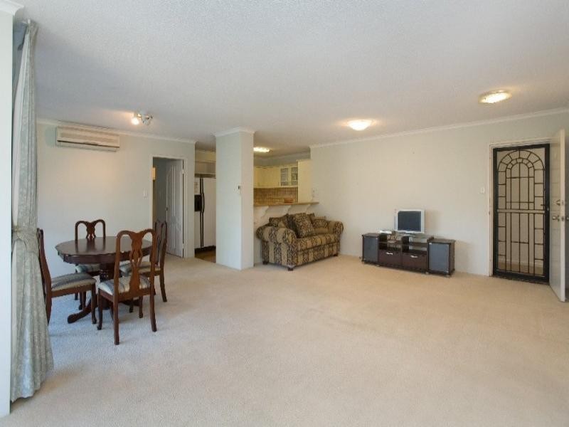 11/82 Sandford Street, St Lucia QLD 4067