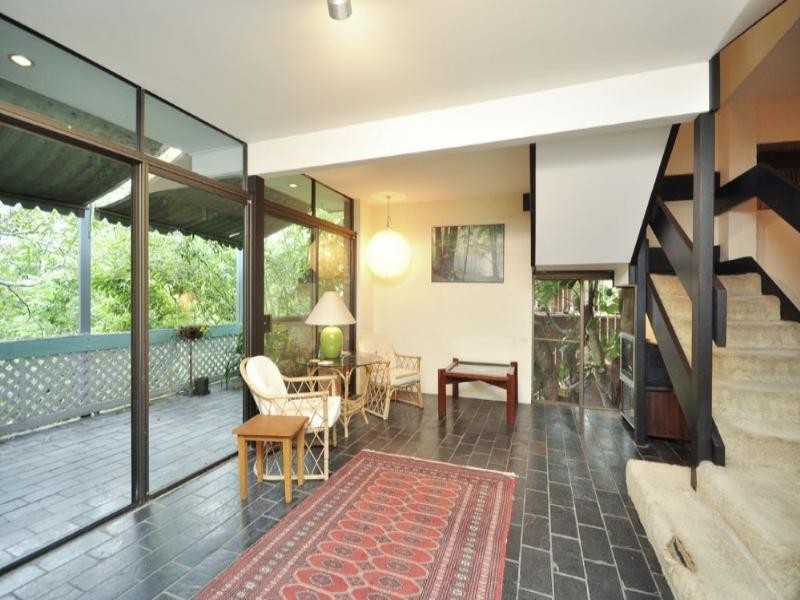 68 Seventh Avenue, St Lucia QLD 4067