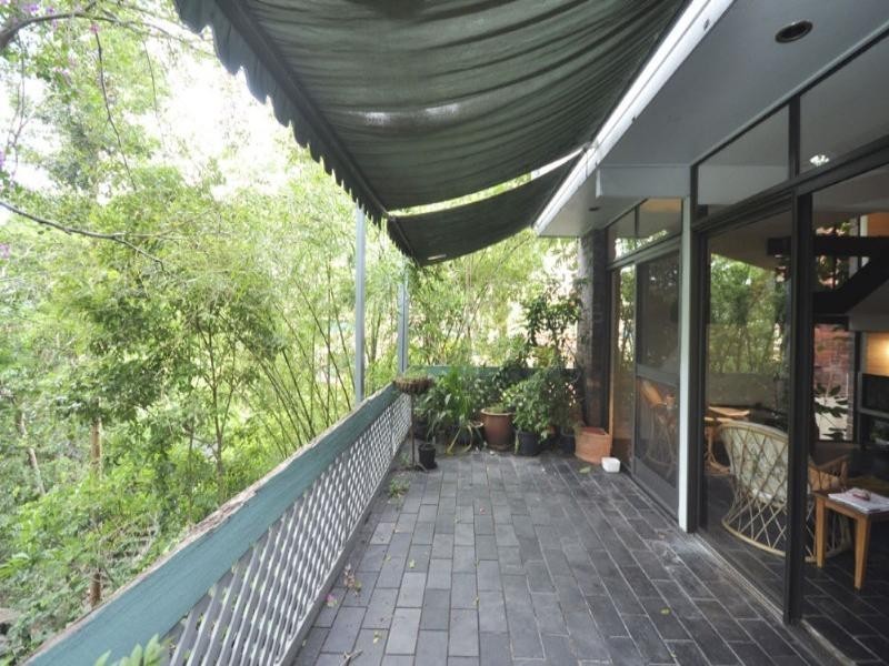 68 Seventh Avenue, St Lucia QLD 4067