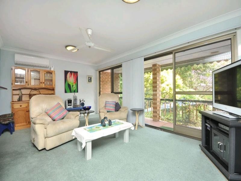 9 Brinkworth Street, Indooroopilly QLD 4068