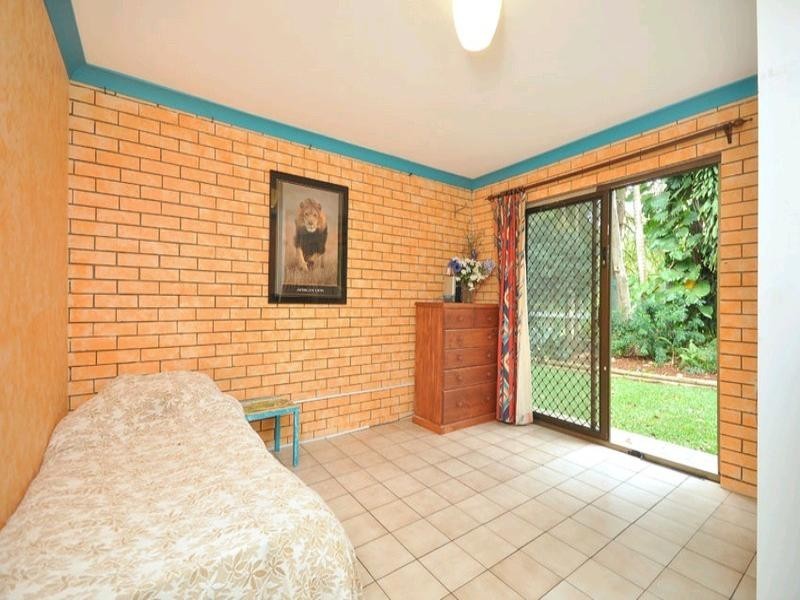 9 Brinkworth Street, Indooroopilly QLD 4068