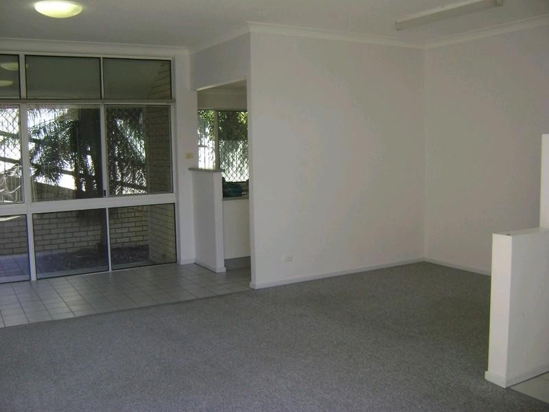 2/51 Nelson Parade, Indooroopilly QLD 4068