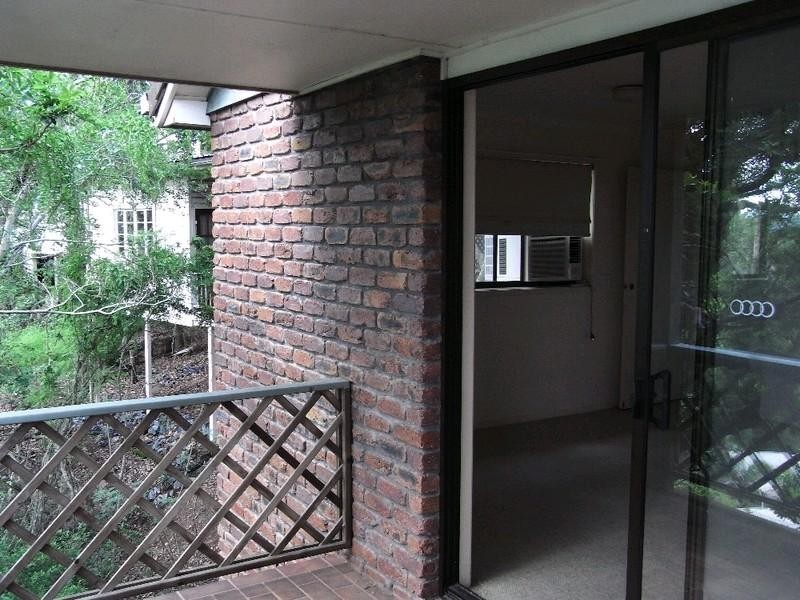 327 Swann Road, St Lucia QLD 4067