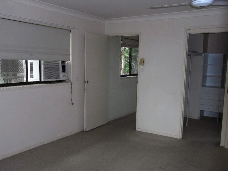 327 Swann Road, St Lucia QLD 4067