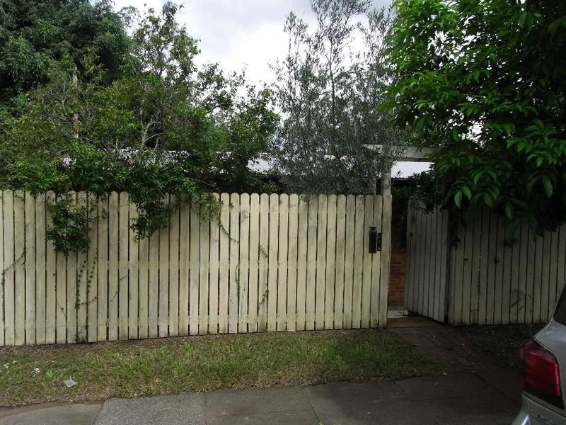 124 Simpson Road, Bardon QLD 4065