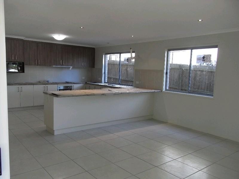 24 Equinox Street, Taringa QLD 4068