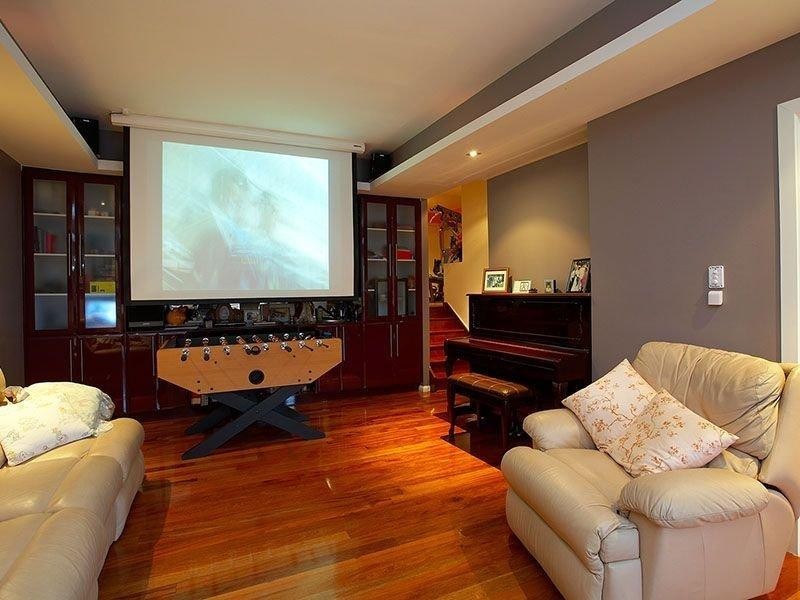 19 Garden Street, Greenslopes QLD 4120