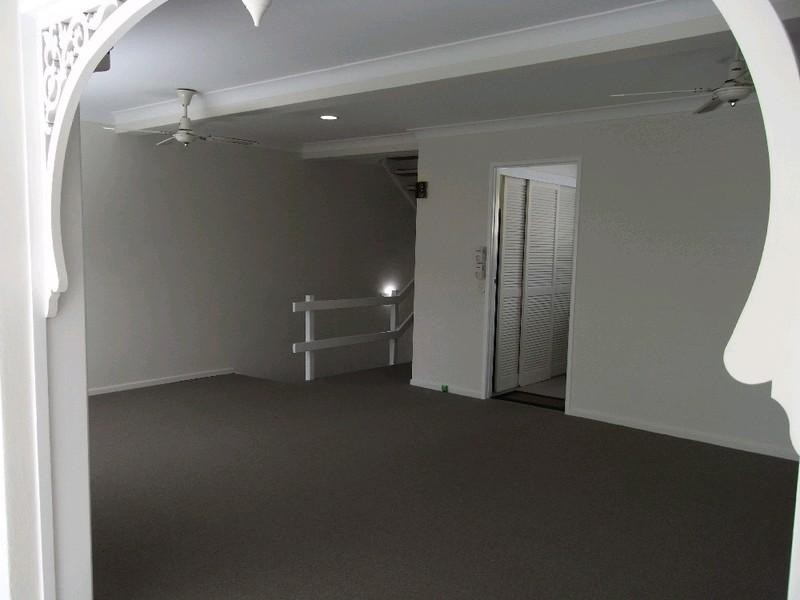 2/123 Macquarie Street, St Lucia QLD 4067