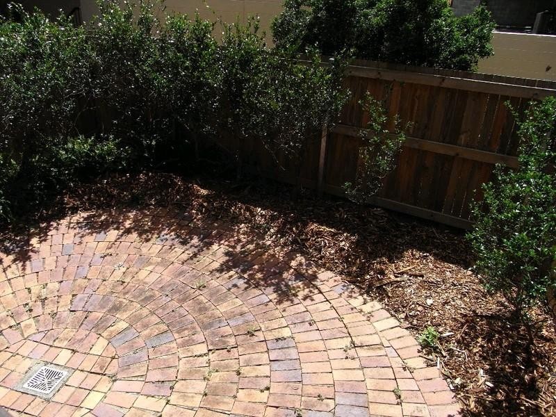 2/123 Macquarie Street, St Lucia QLD 4067