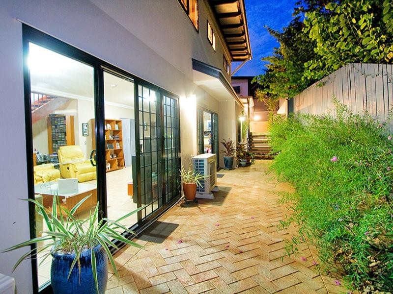 1/21 Rankin Street, Indooroopilly QLD 4068