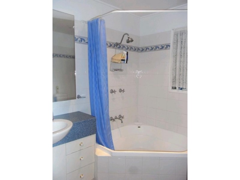 74 Thorpe Street, Indooroopilly QLD 4068