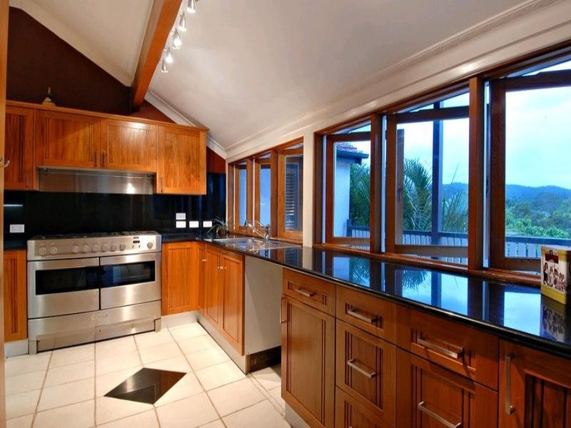 103 Stanley Terrace, Taringa QLD 4068