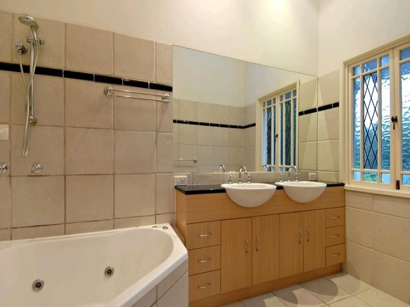 103 Stanley Terrace, Taringa QLD 4068