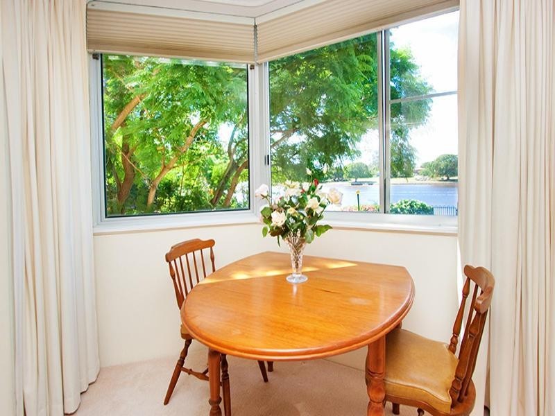 1/82 Sandford Street, St Lucia QLD 4067