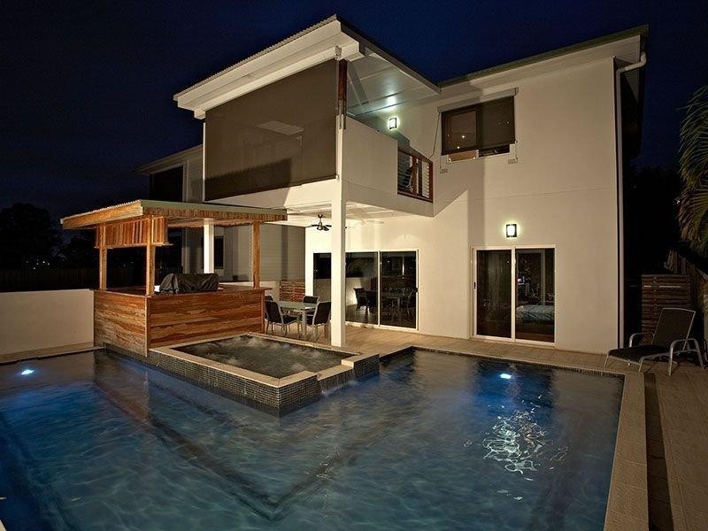 19 Garden Street, Greenslopes QLD 4120