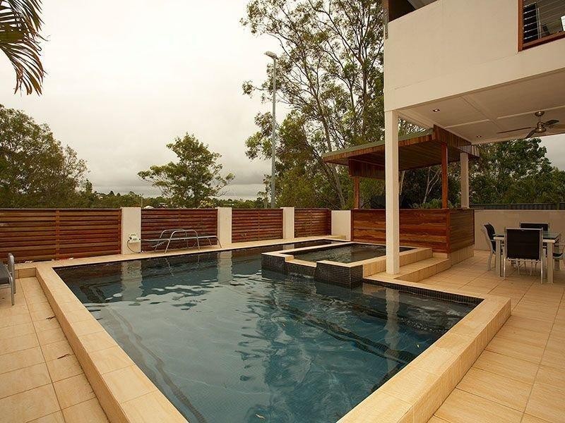 19 Garden Street, Greenslopes QLD 4120