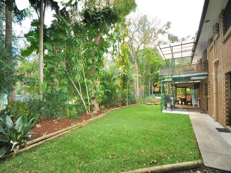 9 Brinkworth Street, Indooroopilly QLD 4068