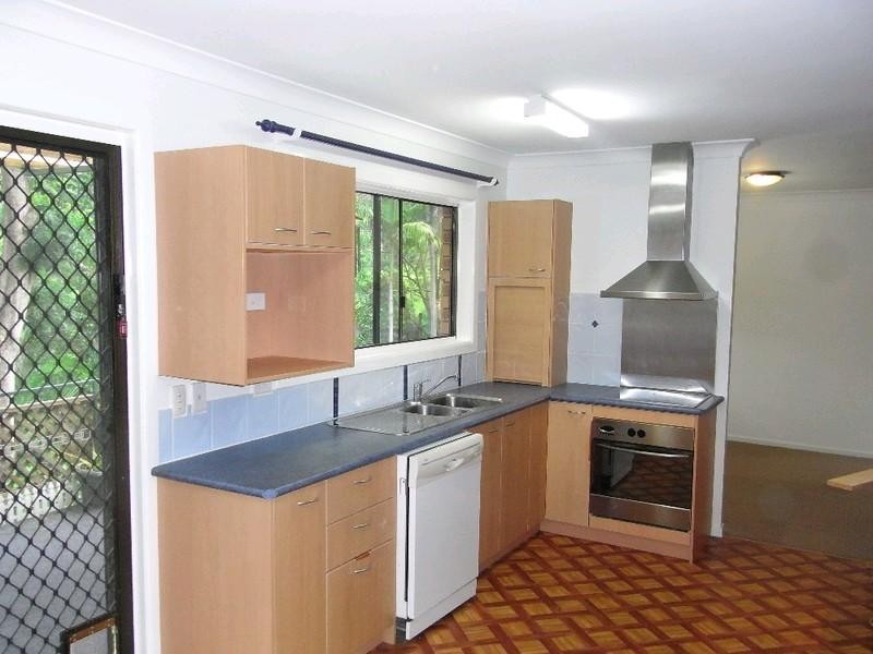 9 Brinkworth Street, Indooroopilly QLD 4068