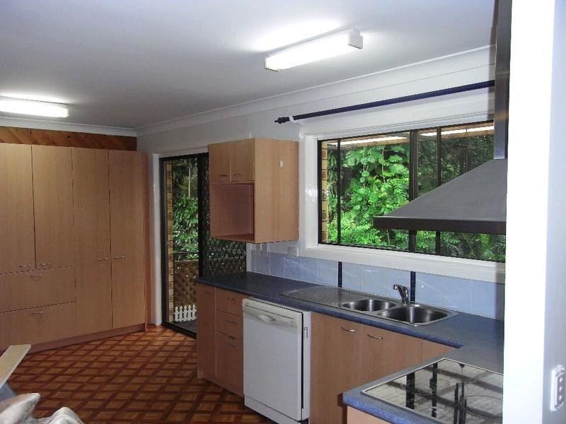 9 Brinkworth Street, Indooroopilly QLD 4068