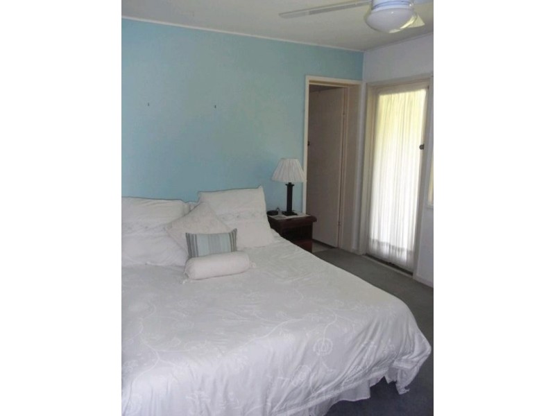 9 Canongate Street, Kenmore QLD 4069