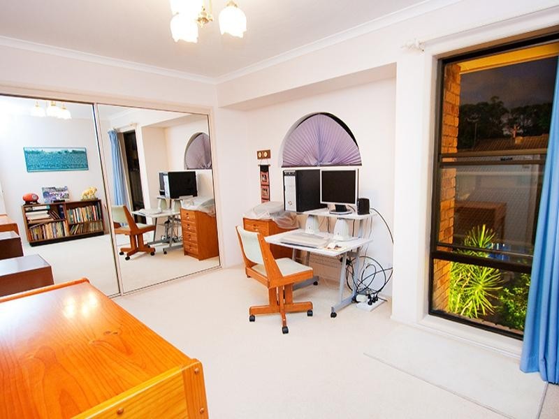 8 Emerald Court, Kenmore QLD 4069