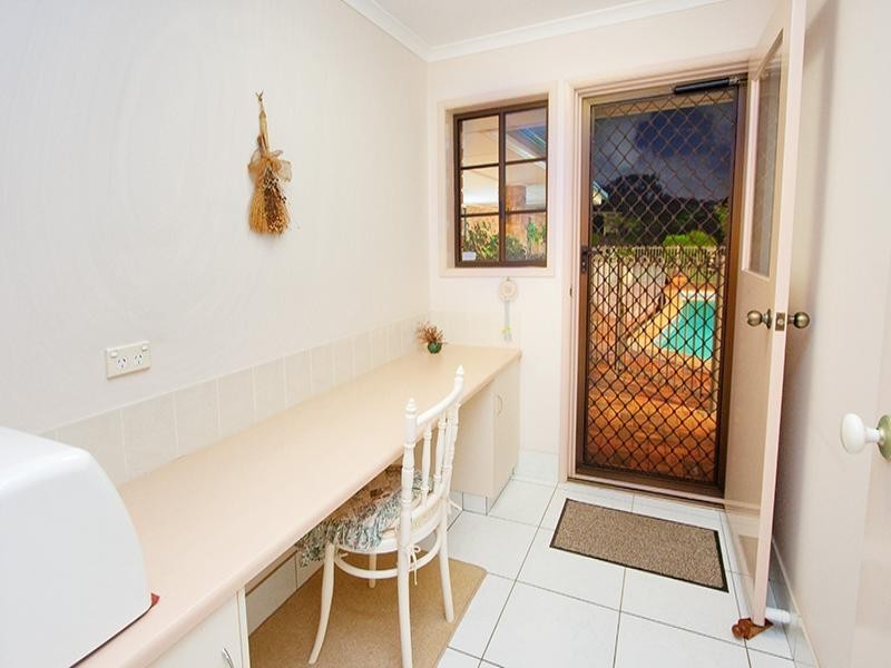 8 Emerald Court, Kenmore QLD 4069