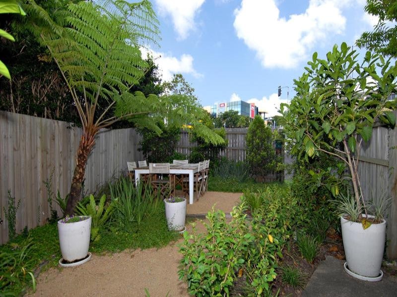 2/18 Moorak Street, Taringa QLD 4068