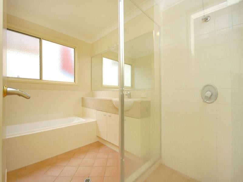 17/47 Newcomen Street, Indooroopilly QLD 4068