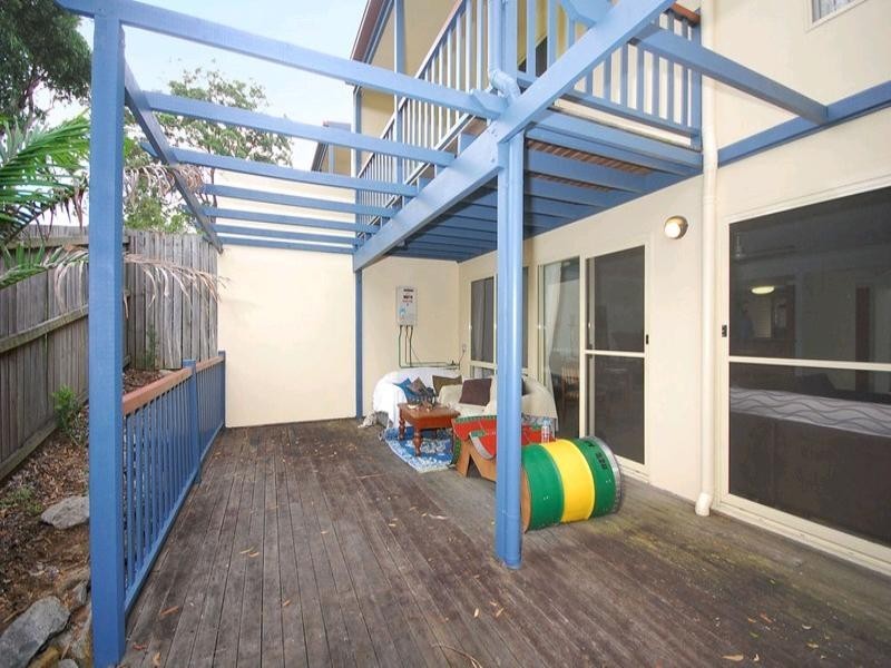 18/47 Newcomen Street, Indooroopilly QLD 4068