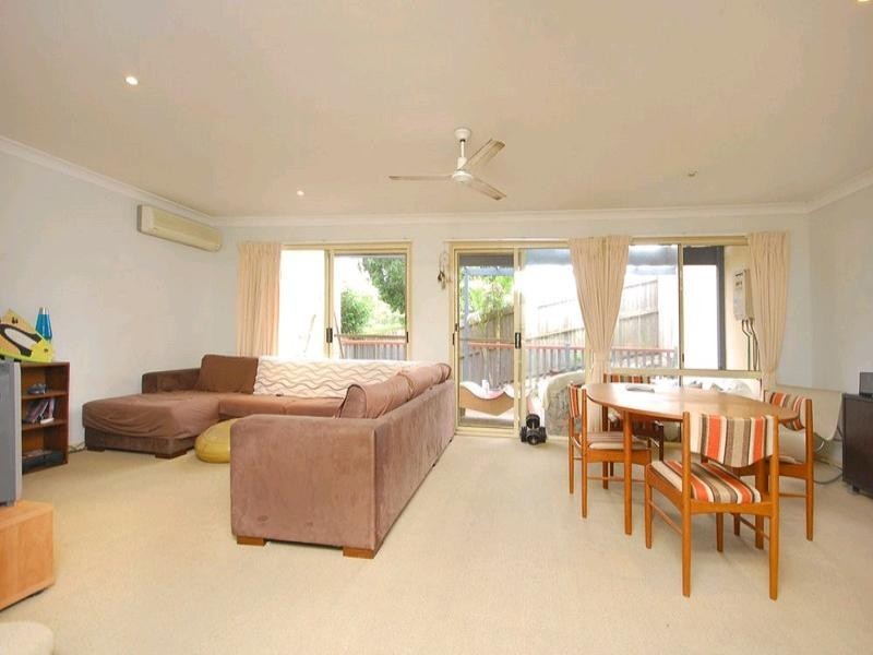 18/47 Newcomen Street, Indooroopilly QLD 4068