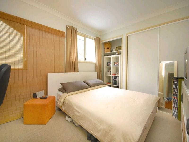 18/47 Newcomen Street, Indooroopilly QLD 4068