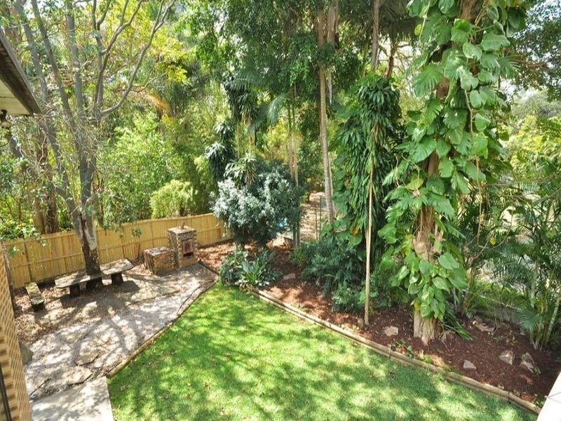 9 Brinkworth Street, Indooroopilly QLD 4068