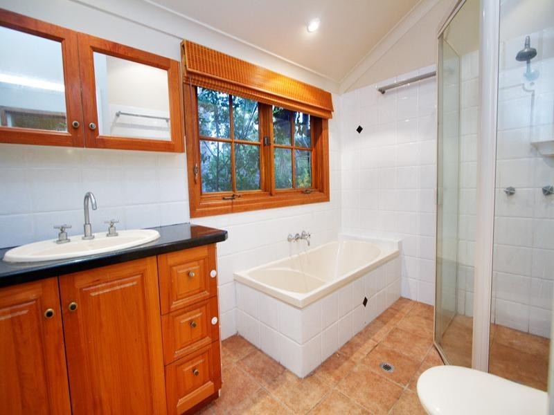 18 Vincent Street, Auchenflower QLD 4066